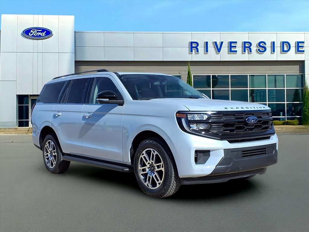 2025 Ford Expedition Active's photo