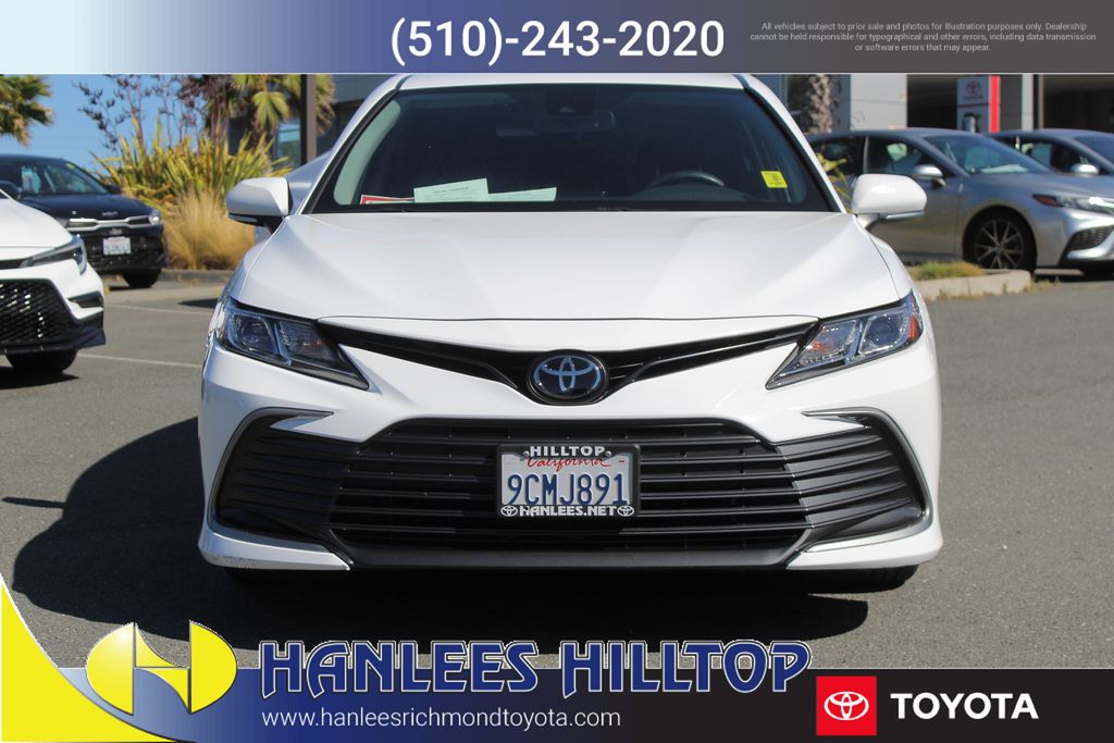 2022 Toyota Camry LE photo 3