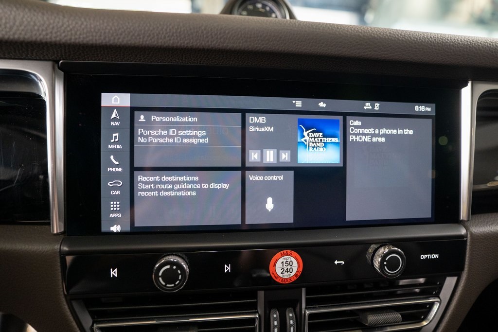 2025 Porsche Macan Base photo 27