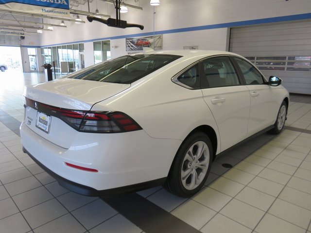 2025 Honda Accord LX photo 2