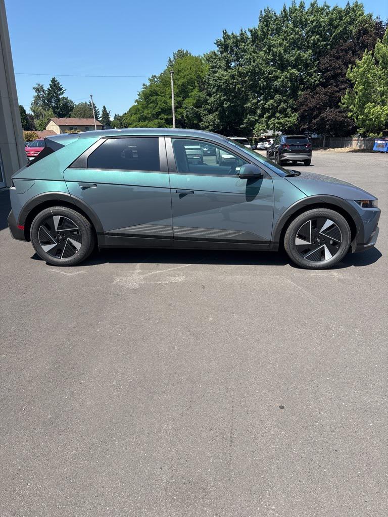 2025 Hyundai Ioniq 5 SE photo 3