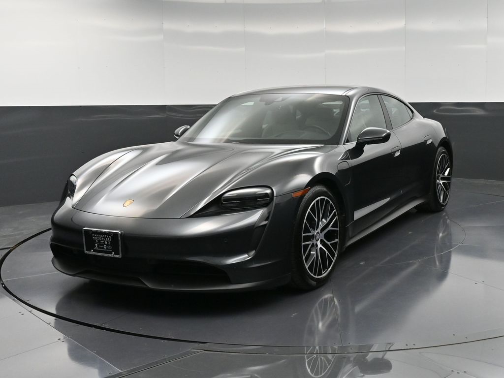 2022 Porsche Taycan Base's photo