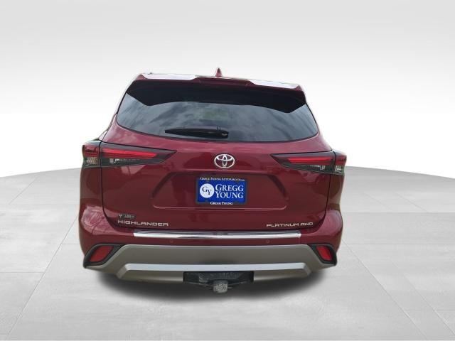 2024 Toyota Highlander Platinum photo 4