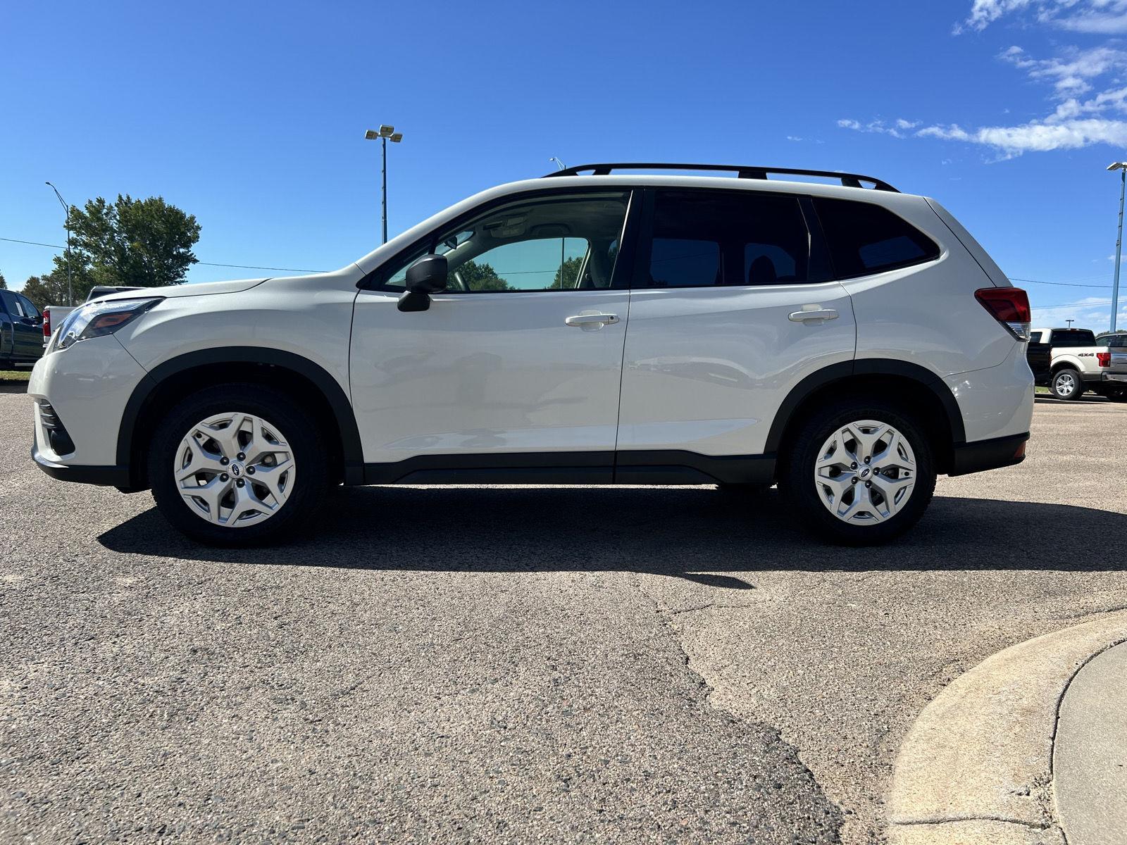 2023 Subaru Forester Base photo 3