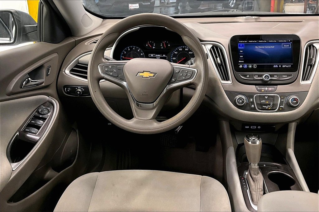 2020 Chevrolet Malibu LS photo 2