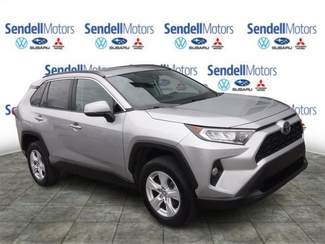 2019 Toyota RAV4 XLE's photo