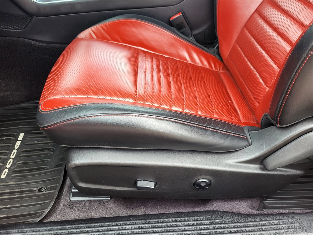 2016 Dodge Challenger R/T Scat Pack photo 15