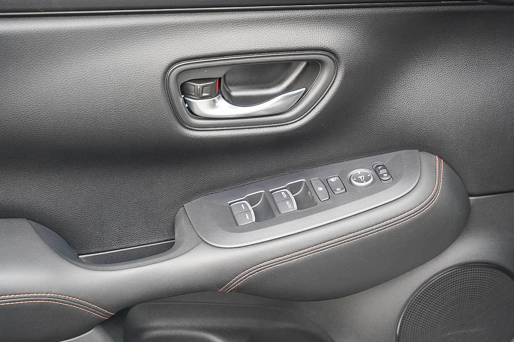 2025 Honda HR-V Sport photo 24