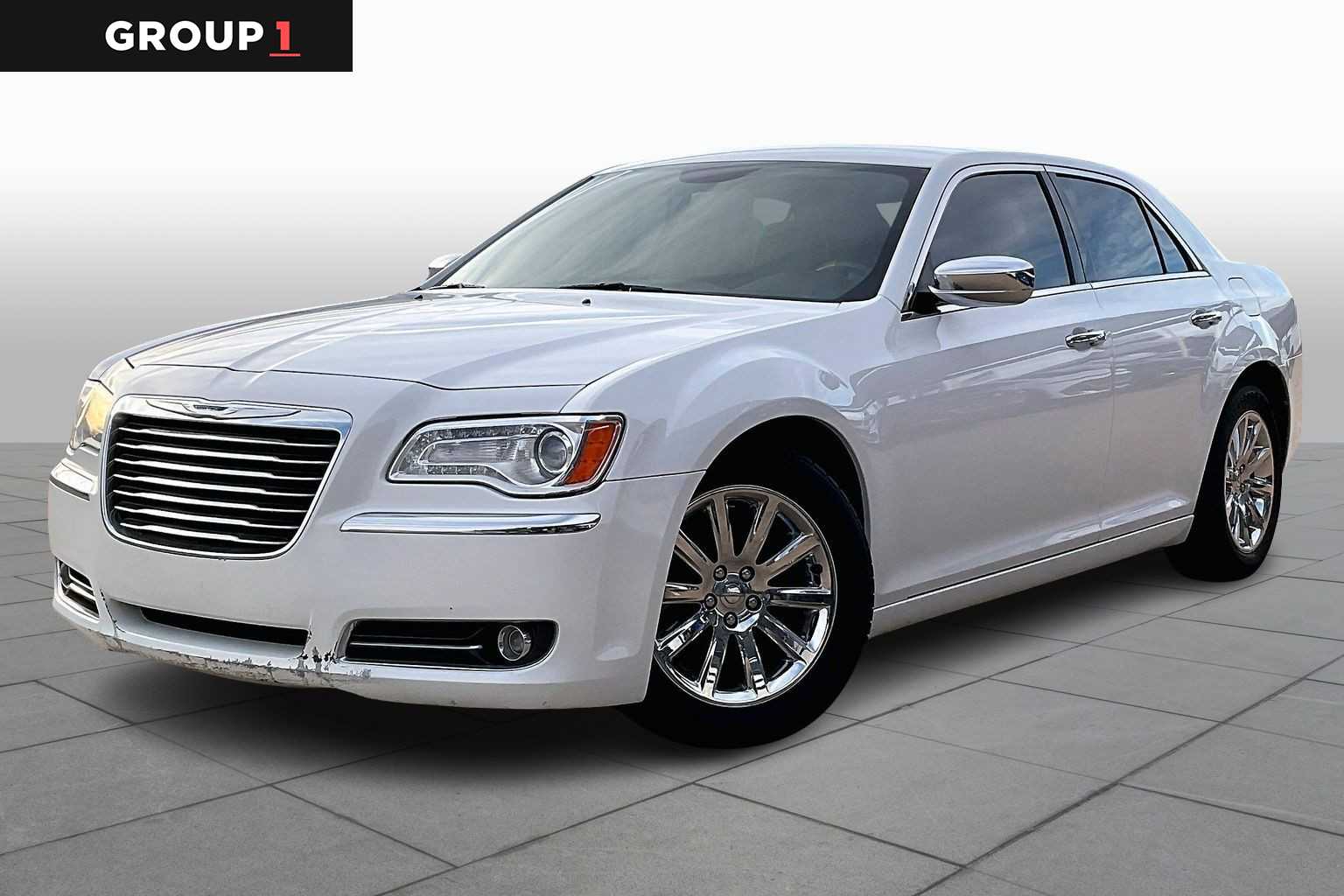 2013 Chrysler 300 C's photo