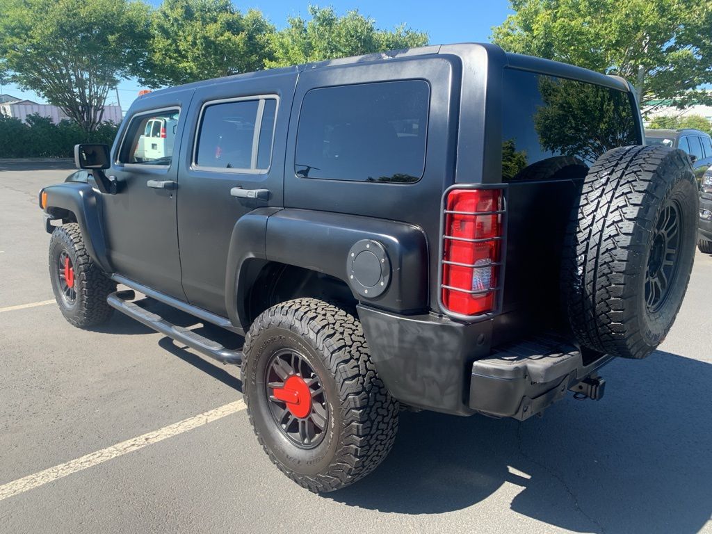 2008 Hummer H3 Luxury photo 2