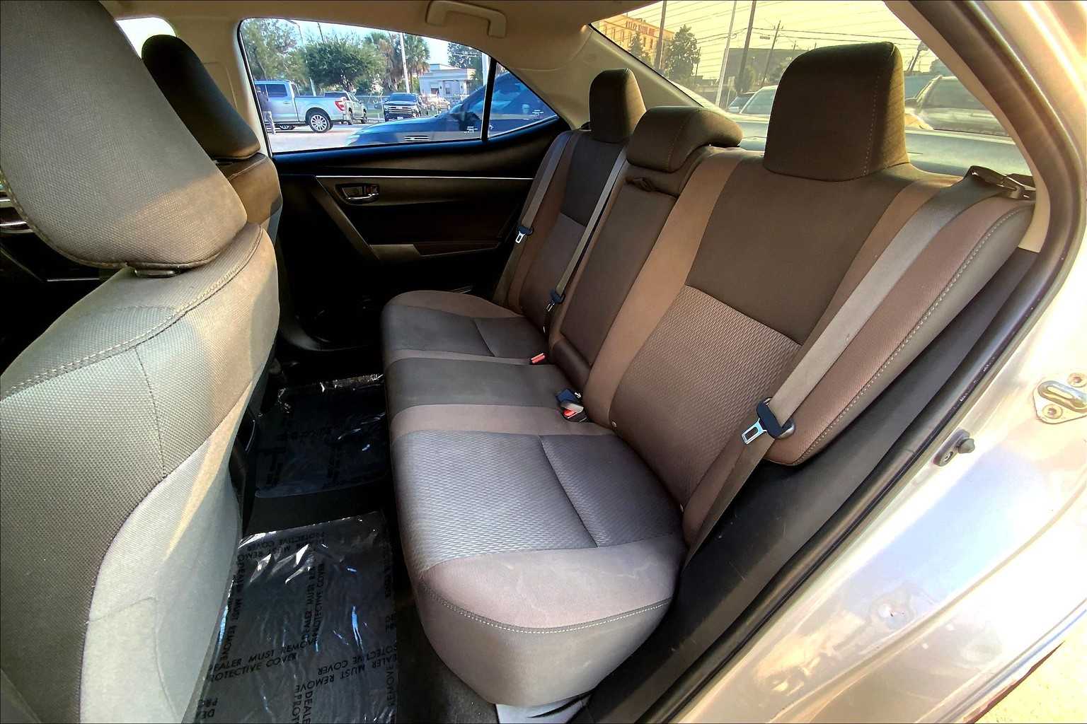 2019 Toyota Corolla LE photo 20
