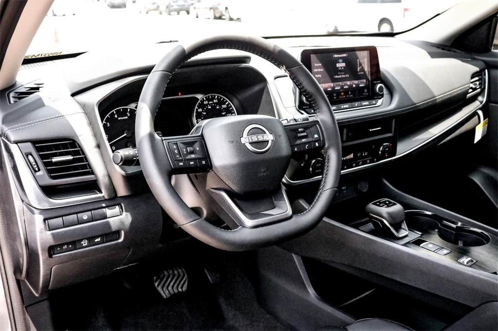 2025 Nissan Rogue SV photo 10