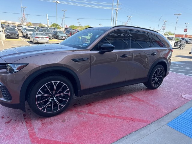 Used 2025 Melting Copper Metallic Mazda Premium Plus Package image 16