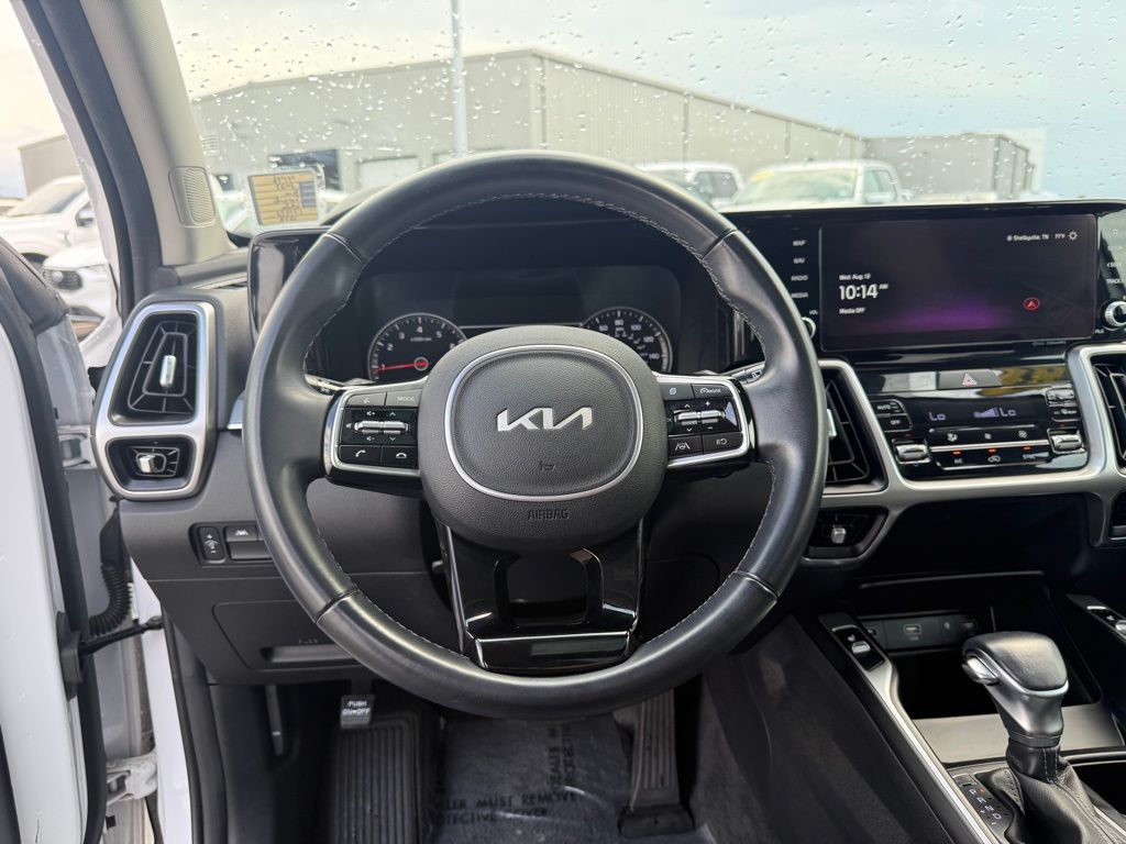 2023 Kia Sorento S photo 14
