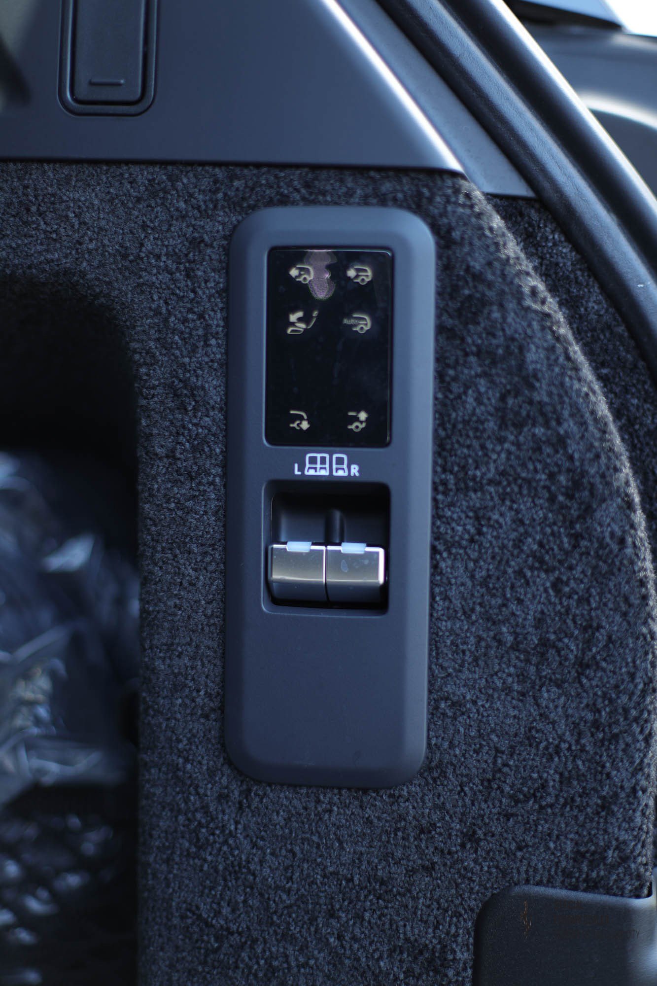 2025 Land Rover Range Rover Autobiography photo 25