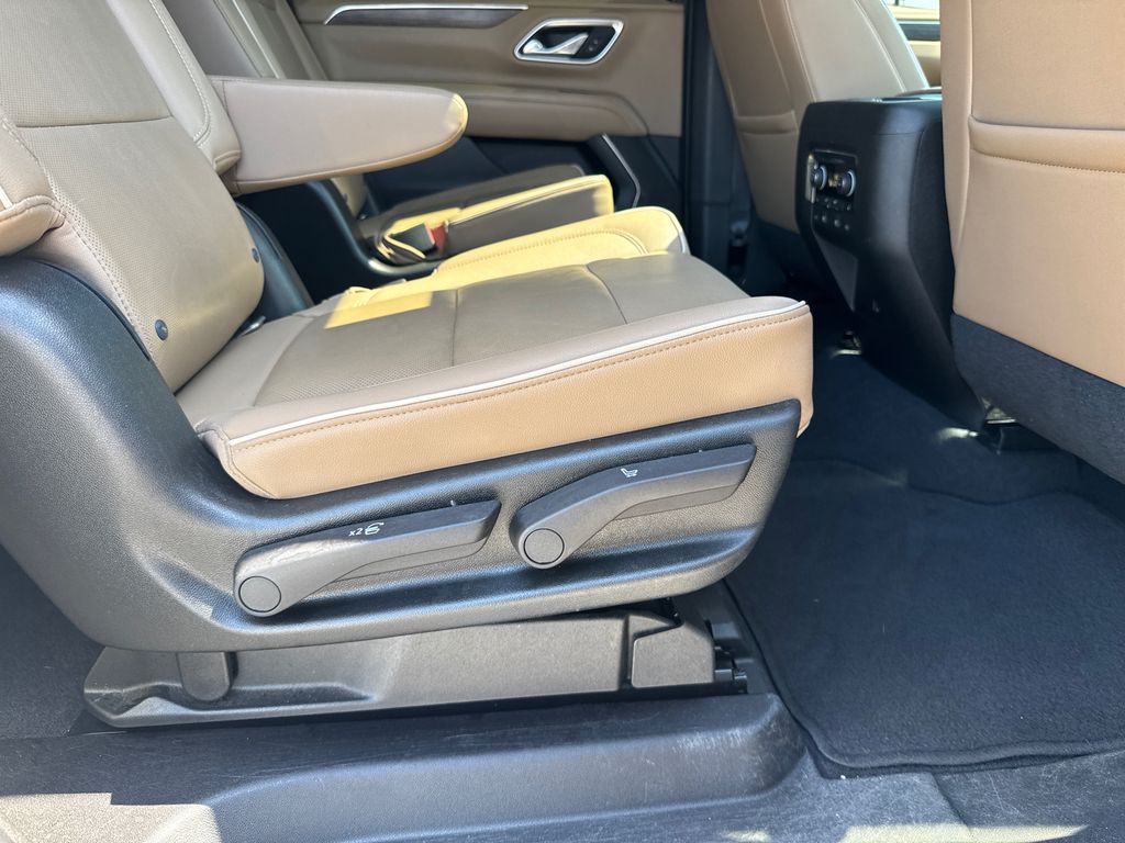 2021 Chevrolet Suburban Premier photo 15