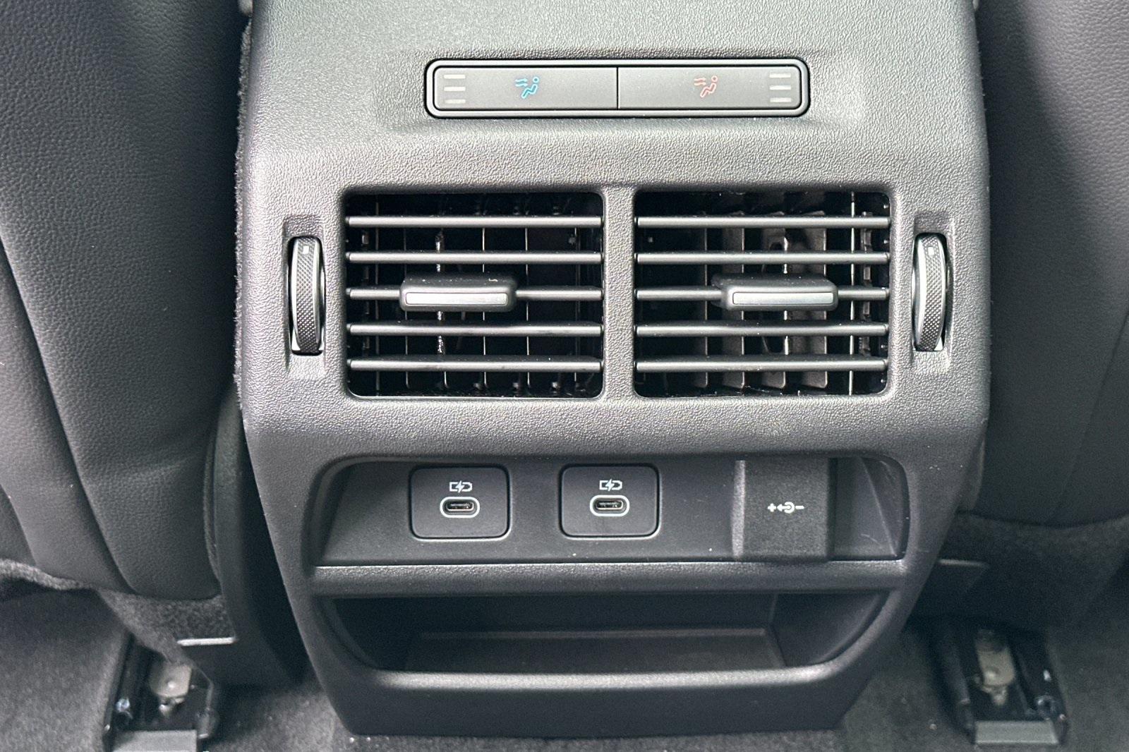 2025 Land Rover Discovery Sport Dynamic SE photo 12