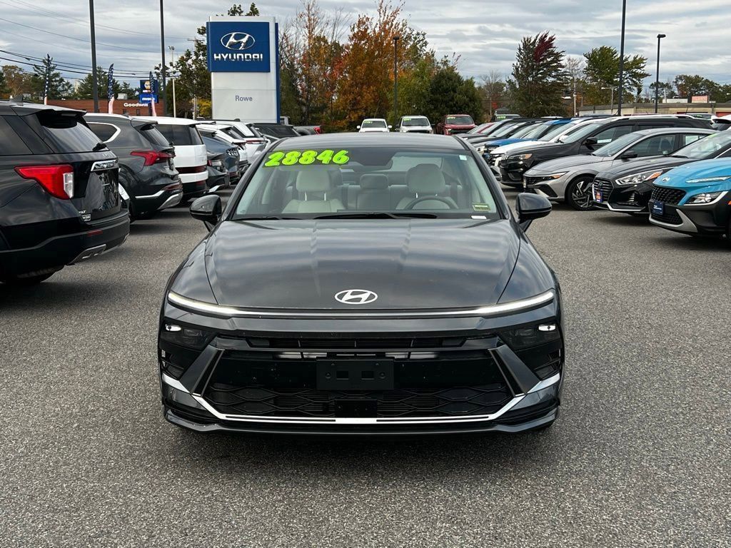 2025 Hyundai Sonata SEL photo 2