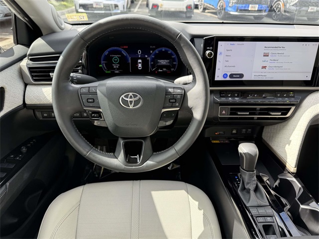 2025 Toyota Camry XLE photo 17