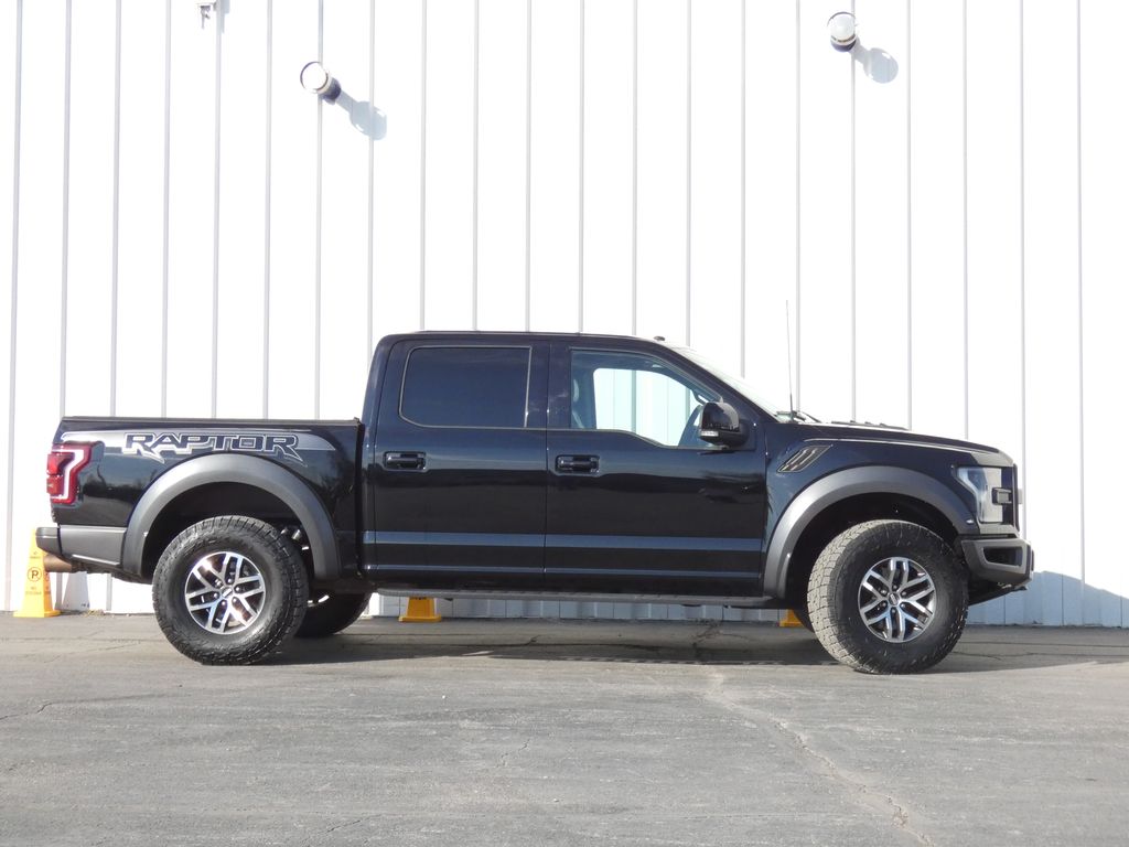 Used 2018 Ford F-150 Raptor with VIN 1FTFW1RG5JFA90582 for sale in Kansas City