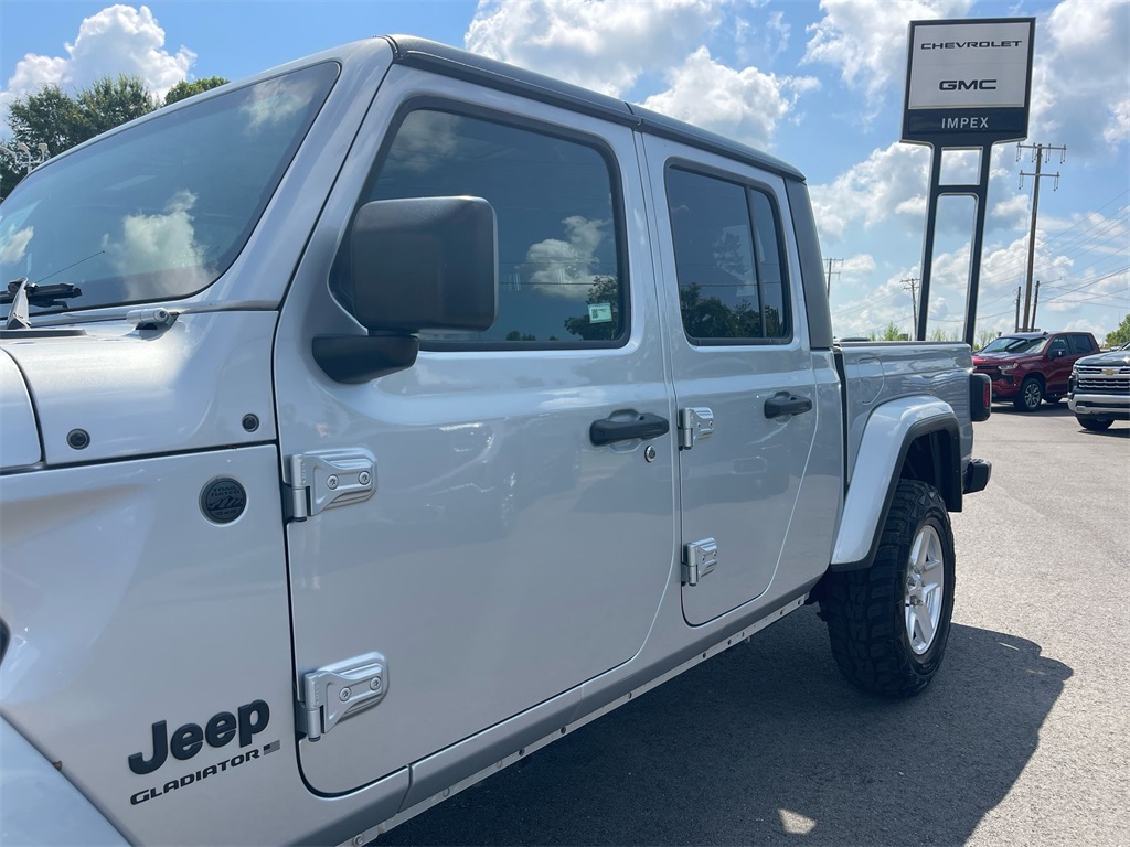 2023 Jeep Gladiator Sport photo 28