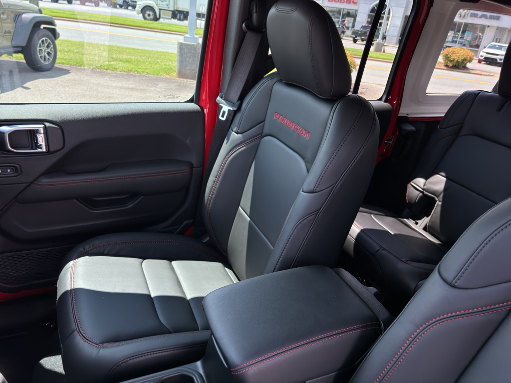 2025 Jeep Wrangler Rubicon photo 27