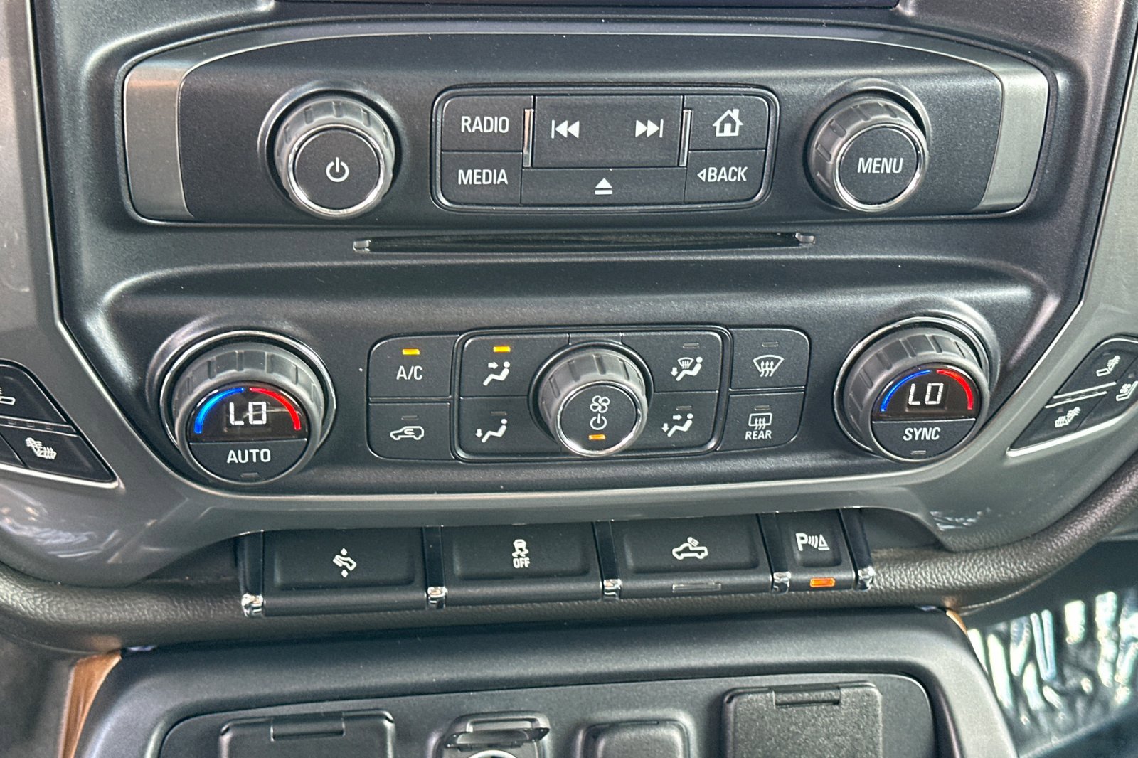 2016 Chevrolet Silverado 1500 LTZ photo 18