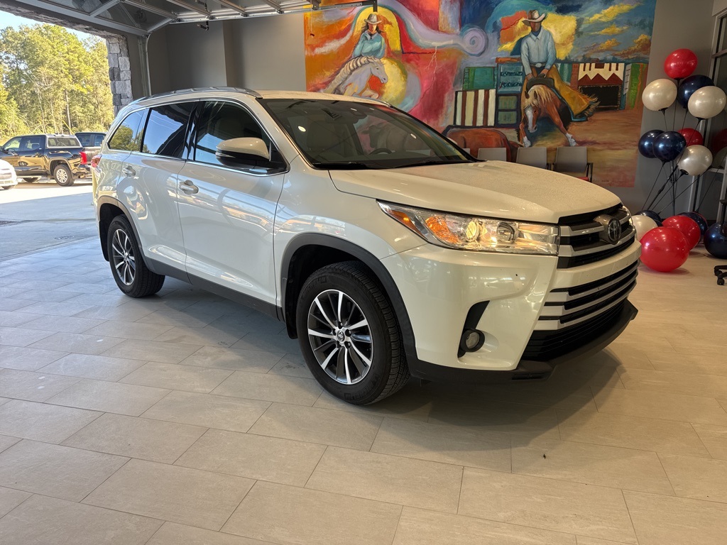 2019 Toyota Highlander XLE photo 3