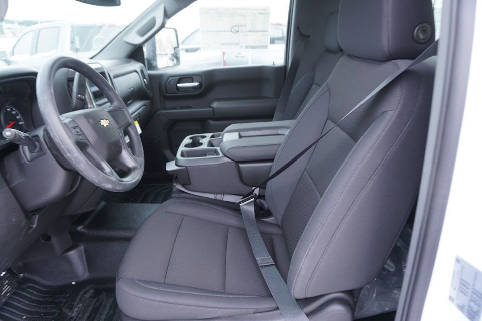 2025 Chevrolet Silverado 1500 LT photo 10