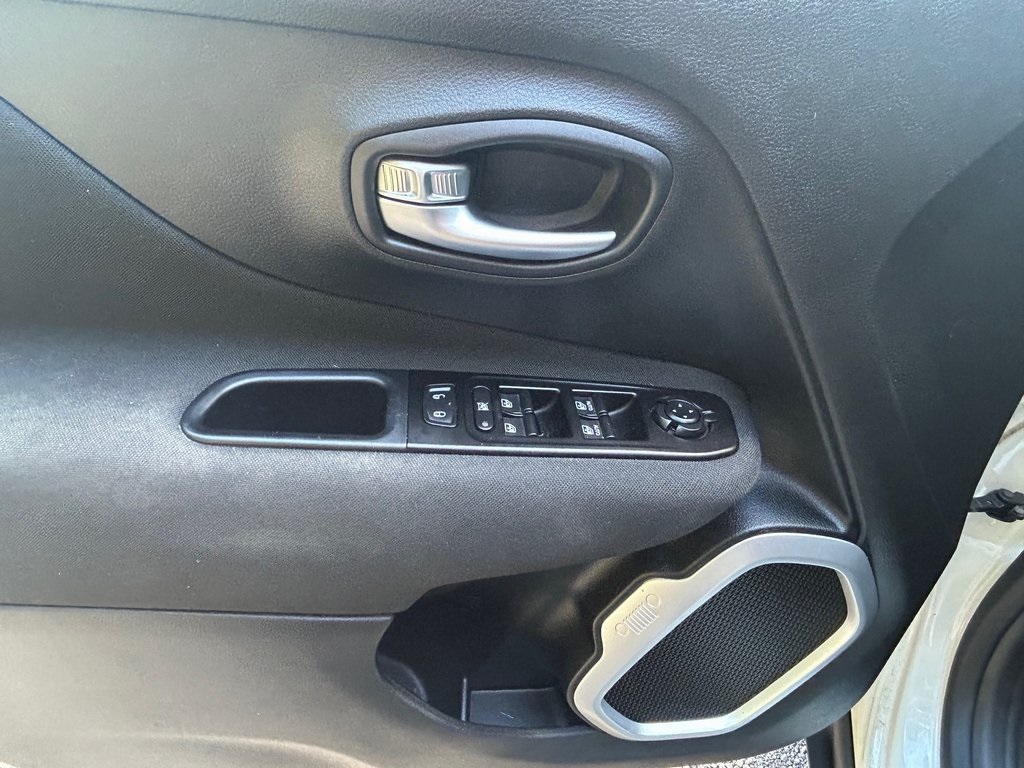 2021 Jeep Renegade Latitude photo 12