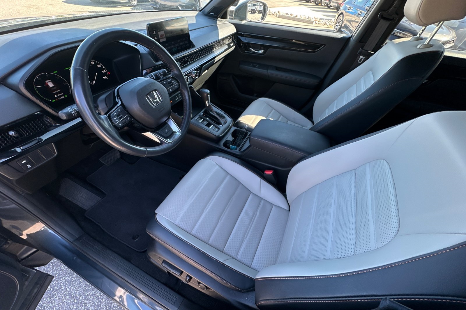 2023 Honda CR-V Hybrid Sport Touring photo 9