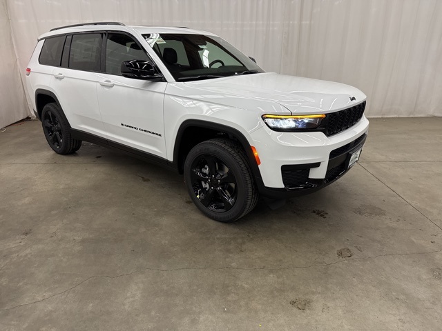 2025 Jeep Grand Cherokee L Altitude's photo