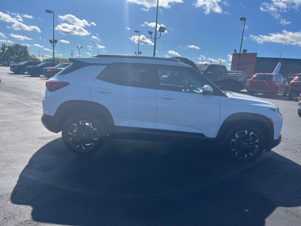 2022 Chevrolet Trailblazer LT photo 3