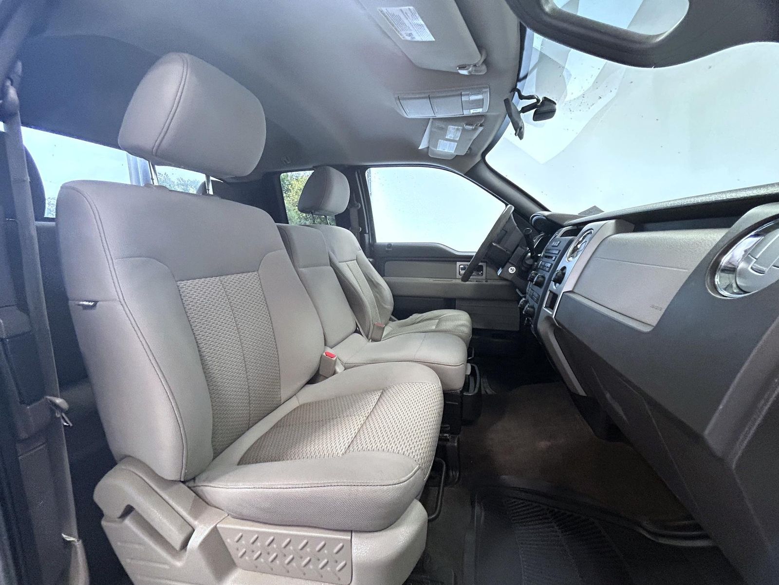 2010 Ford F-150 XLT photo 14