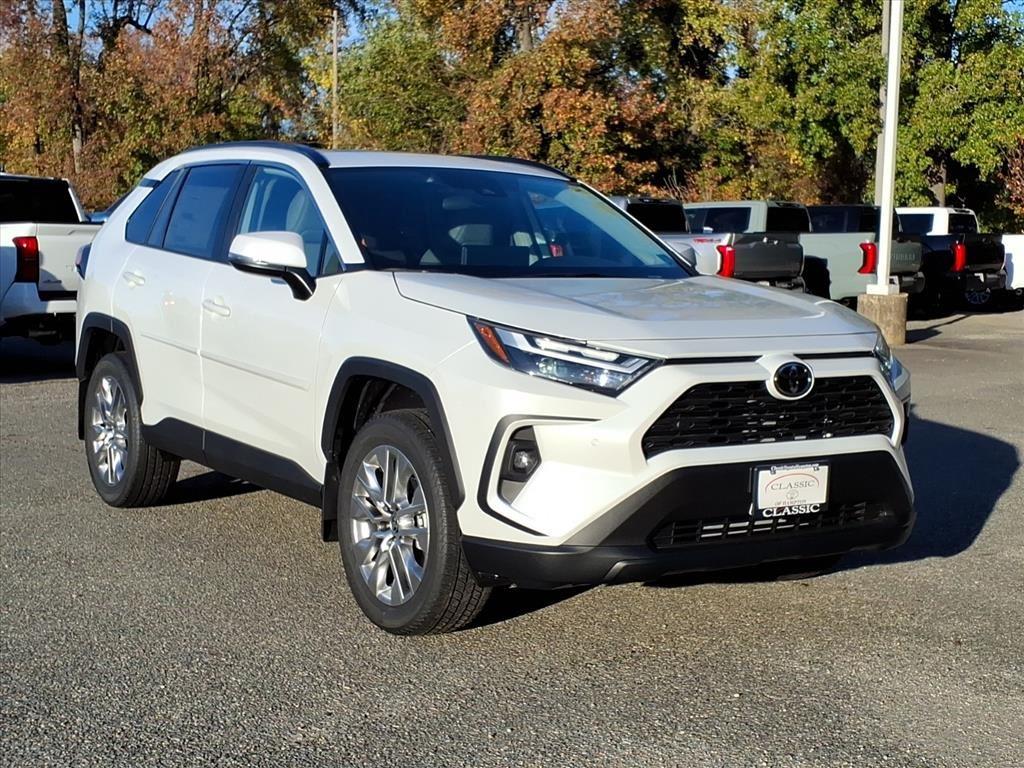 2025 Toyota RAV4 XLE Premium's photo