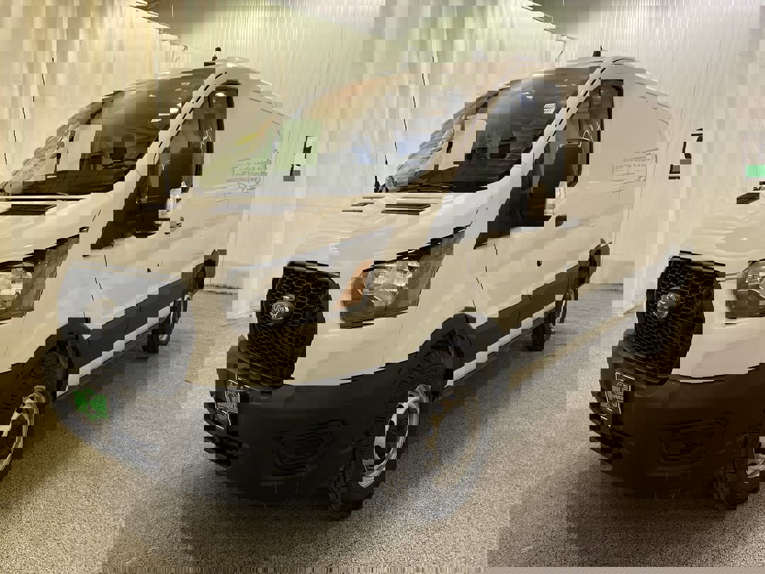 2025 Ford Transit Cargo Van photo 4