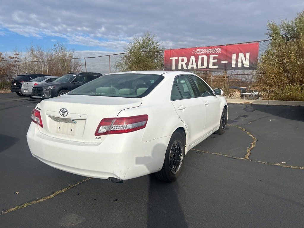 2011 Toyota Camry LE photo 4