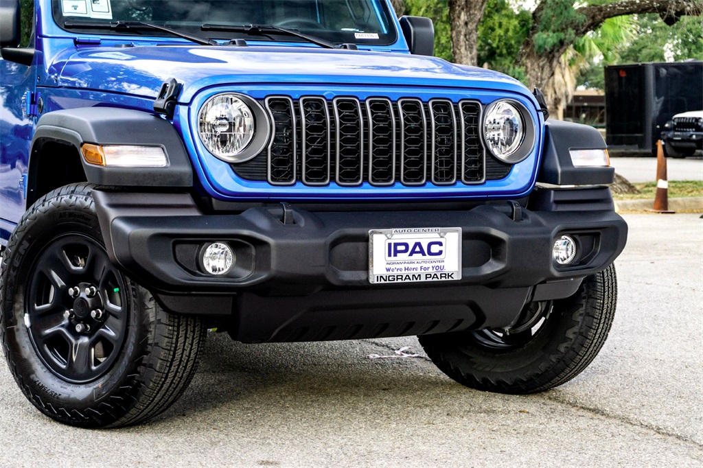 2025 Jeep Wrangler Sport photo 3
