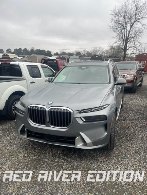 2024 BMW X7 40i's photo