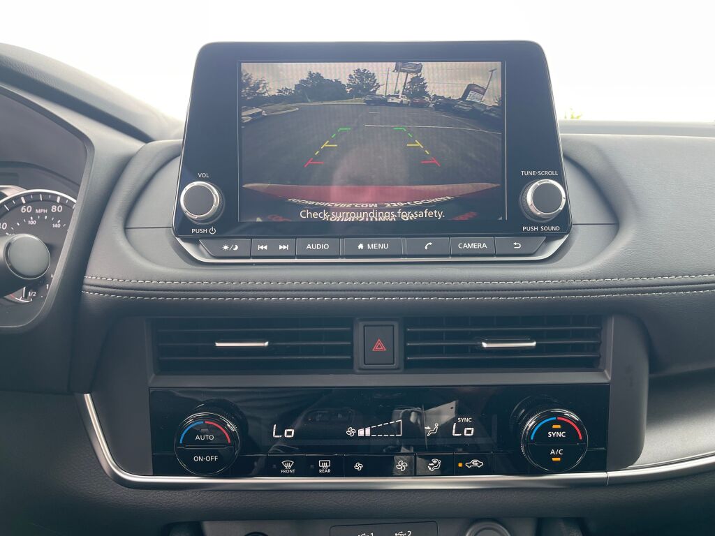 2026 Nissan Rogue SV photo 8