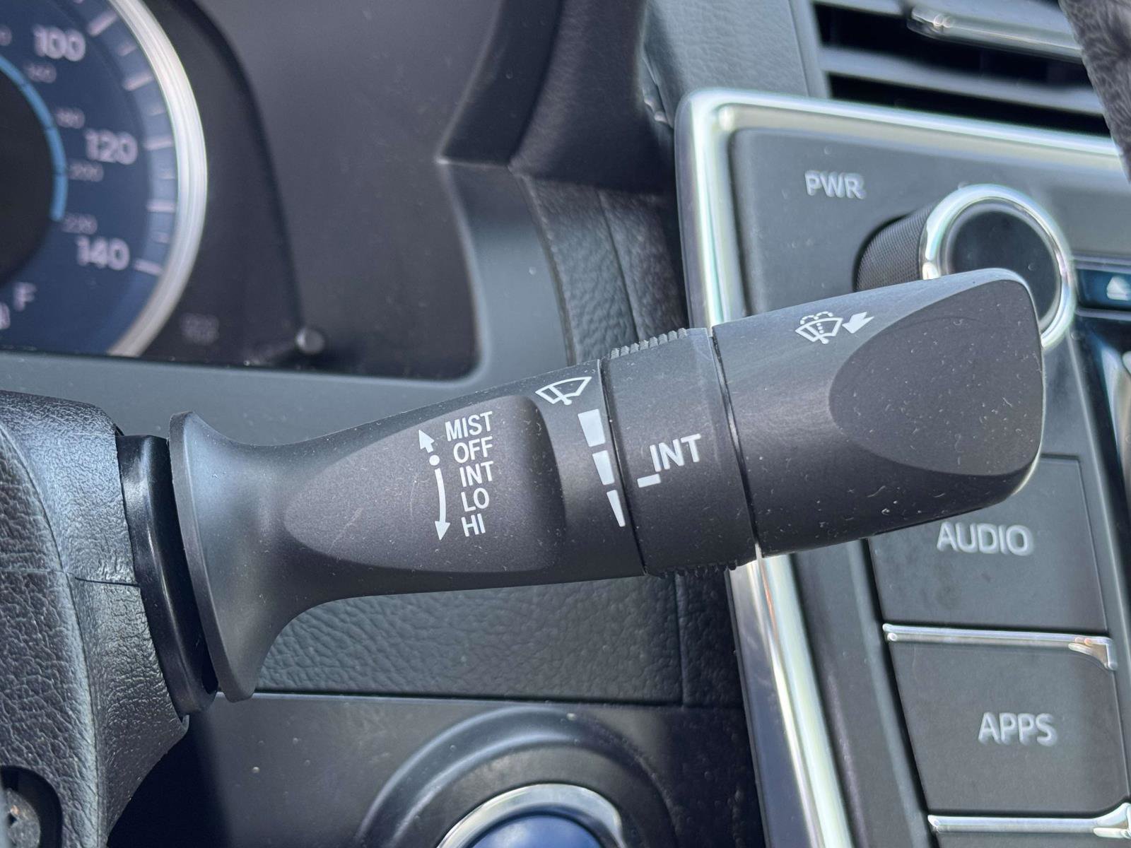 2017 Toyota Camry XLE photo 21