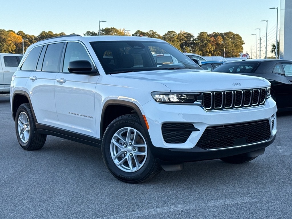 2025 Jeep Grand Cherokee Laredo's photo