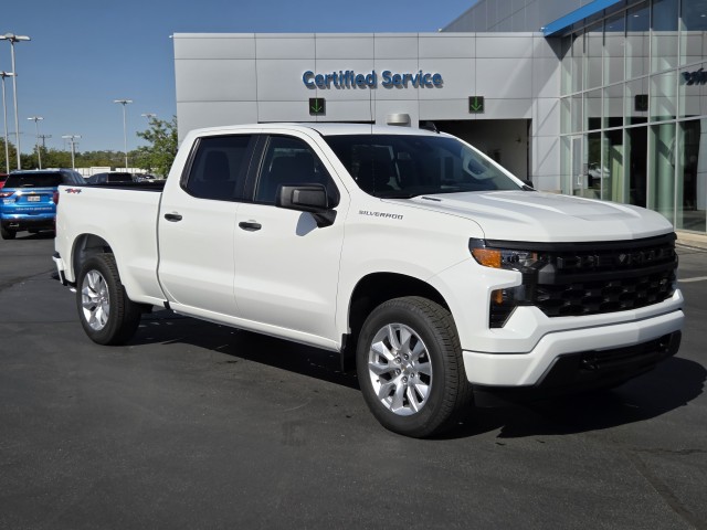 2026 Chevrolet Silverado 1500 Custom photo 2
