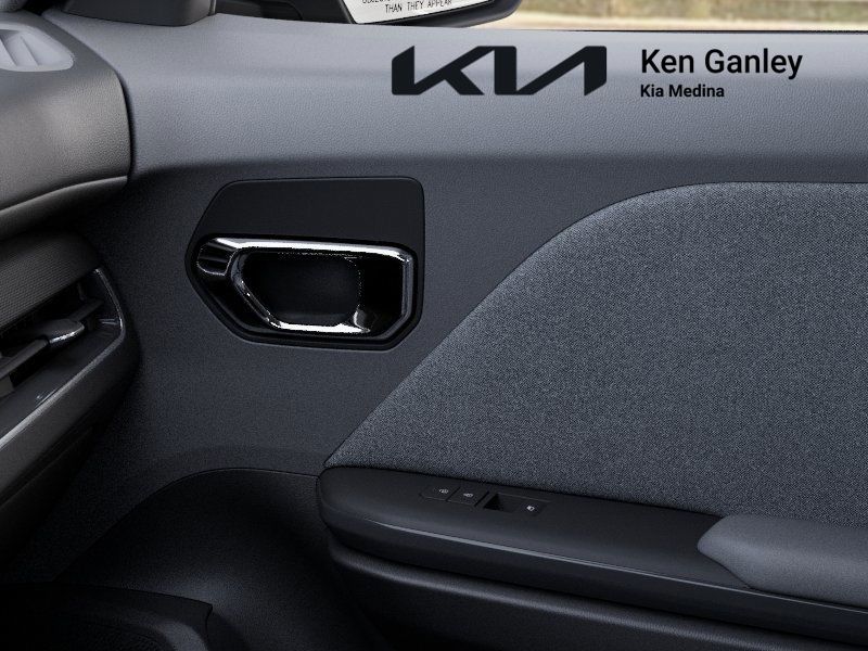 2025 Kia K4 LXS photo 24