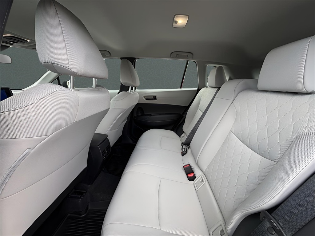2025 Toyota Corolla Cross L photo 12