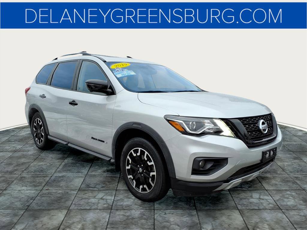 2019 Nissan Pathfinder SL's photo