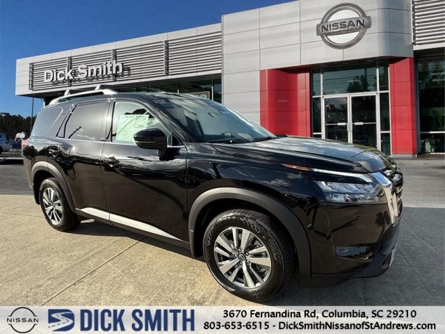 2025 Nissan Pathfinder SL