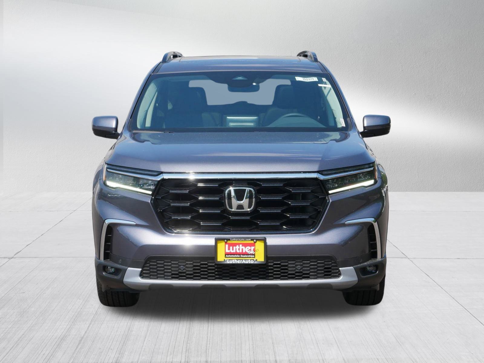 2025 Honda Pilot Touring photo 2