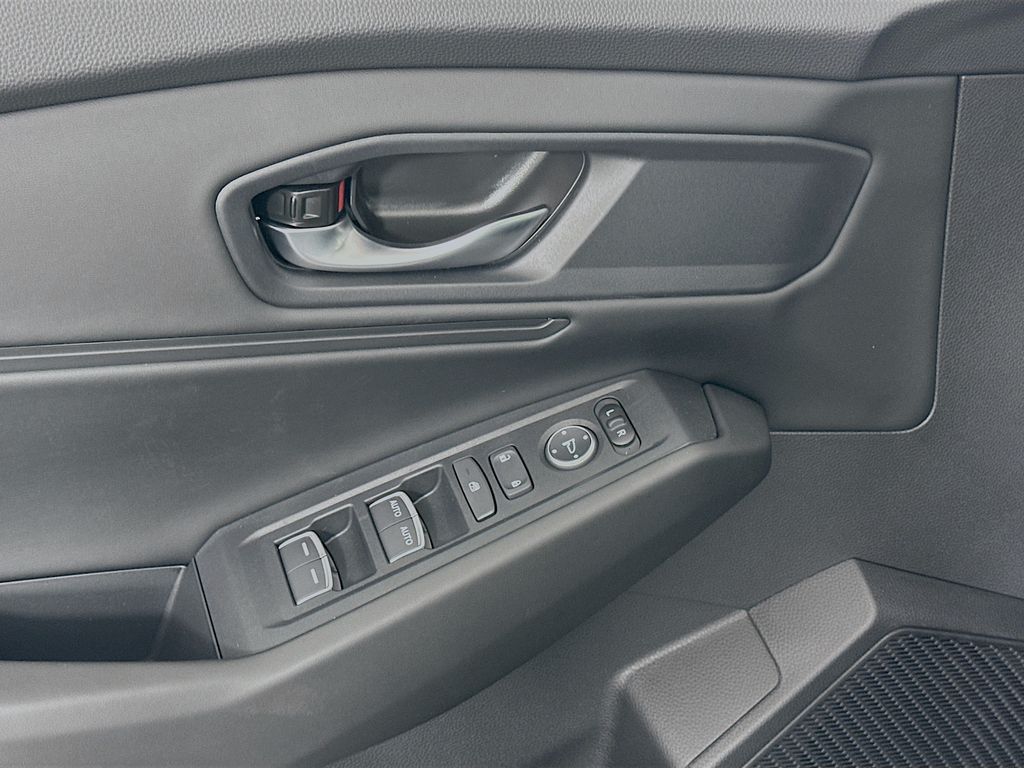 2025 Honda Accord SE photo 18