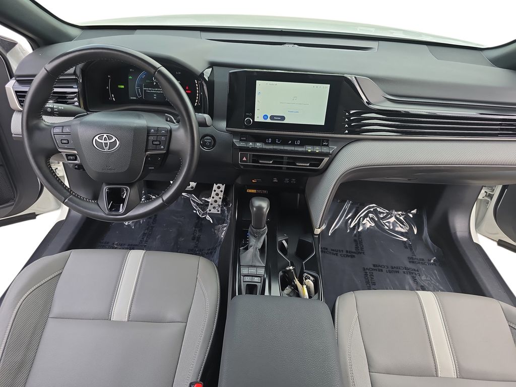 2025 Toyota Camry SE photo 9